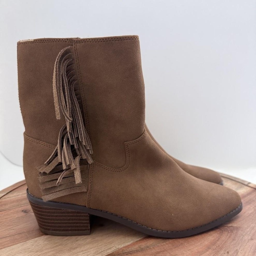 BCBG Girls Linda Fringe Boots Kids 3M Tan Good Western Faux Suede Tassel Zip